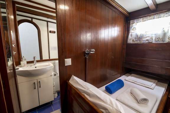 Image of STELLA QUEEN yacht #8