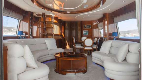 Motor Yacht Titan Saloon