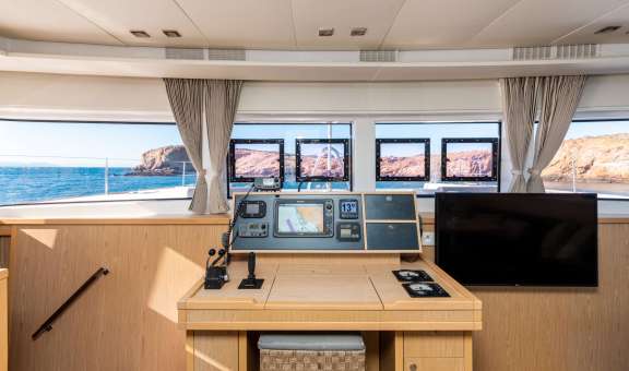 Image of QUEEN OF DIAMONDS yacht #12