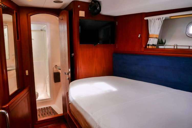 Double cabin and bathroom