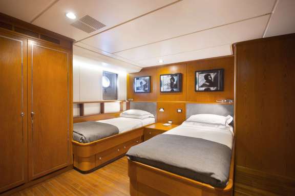 Image of LIBRA Y yacht #12