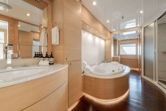 Master Cabin Bathroom & Jacuzzi