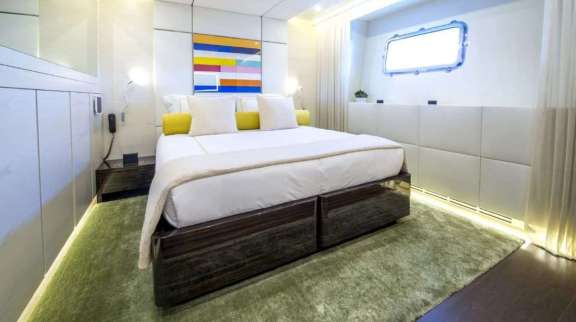 Convertible Twin Stateroom with pullman berth