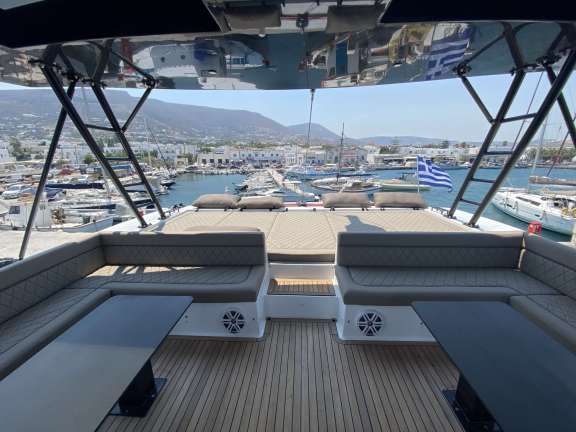 Upper Deck Sitting Area