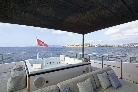 Image of PAREAKI II yacht #10