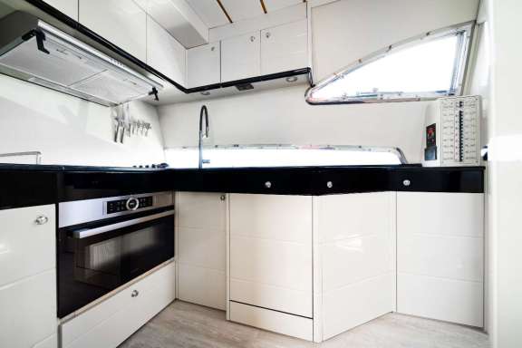 Image of SIMPLY BRILLIANT yacht #17