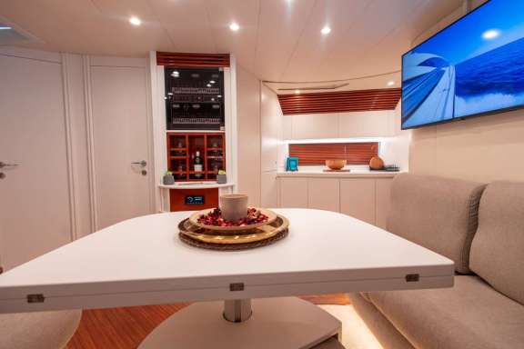 Image of Mira yacht #14