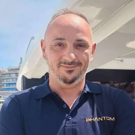 Crew of PHANTOM|Deckhand