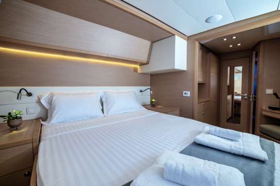 Image of White Pearl yacht #6