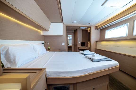 Image of White Pearl yacht #7