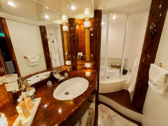 Image of CROCUS yacht #11