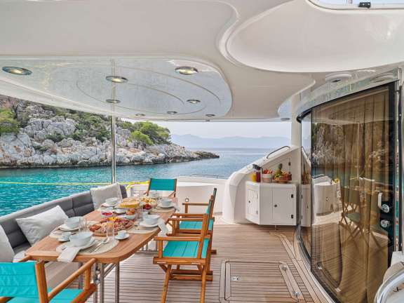 Image of M FIVE yacht #10