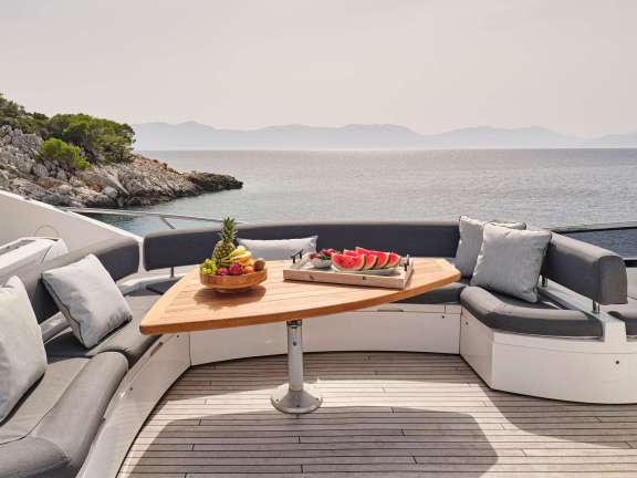 Image of M FIVE yacht #16