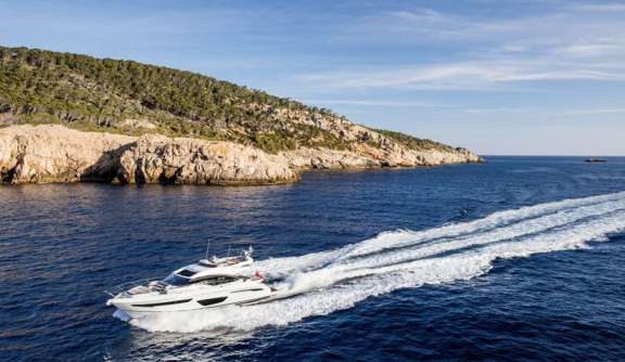 Image of FAR & AWAY yacht #10