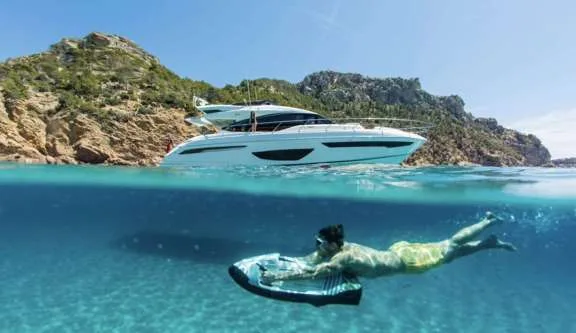 Image of FAR & AWAY yacht #18