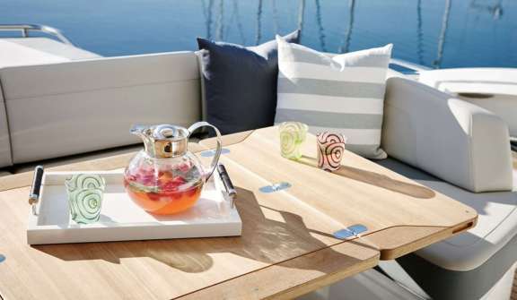 Image of FAR & AWAY yacht #4