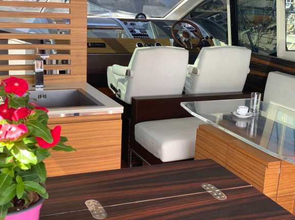 Image of BLUE WATERS yacht #13