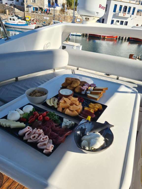 Image of FUNSEEKER yacht #3