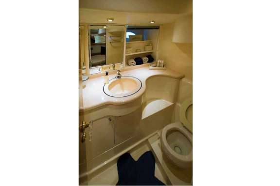 Image of LINDA II yacht #9