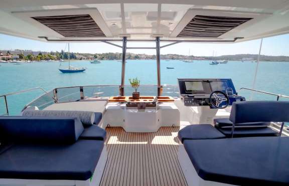 Fly Bridge - Factory Photo