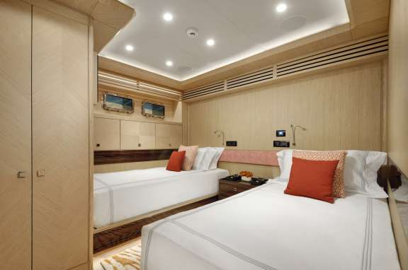 Image of That’s Amore yacht #8