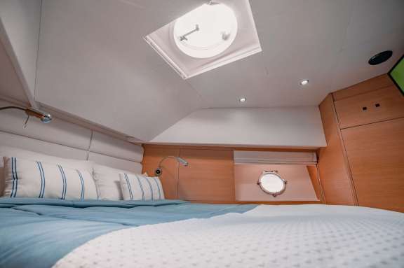 Image of Blue Wave yacht #15