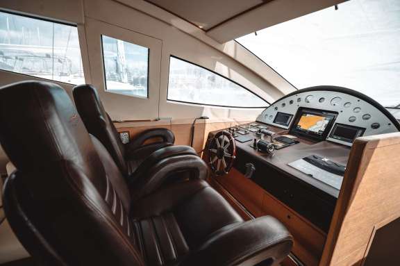 Image of Blue Wave yacht #18