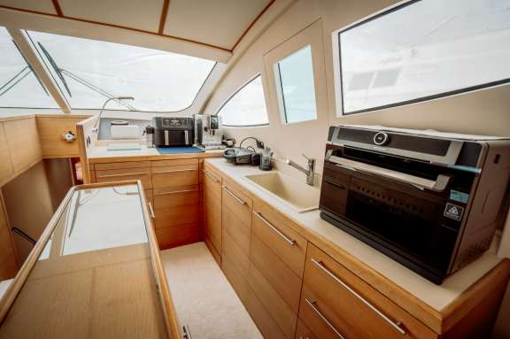 Image of Blue Wave yacht #5