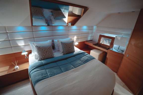 Image of Blue Wave yacht #6