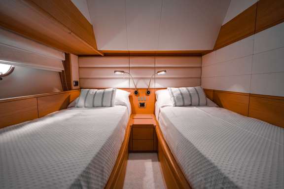 Image of Blue Wave yacht #8