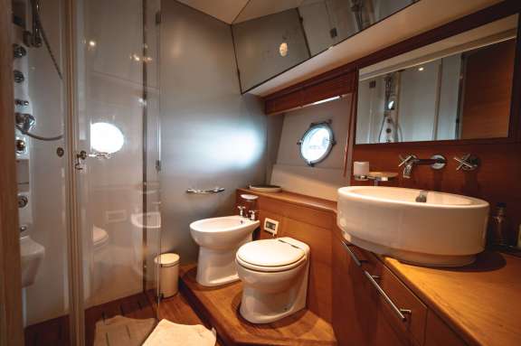 Image of Blue Wave yacht #9