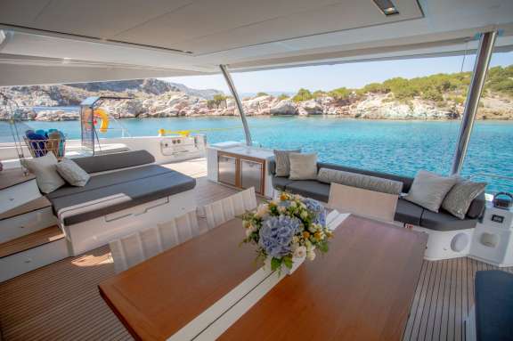 Aft Deck - Dining Area