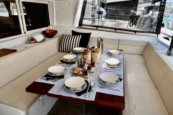 Image of Lagoon 500 2010 yacht #5