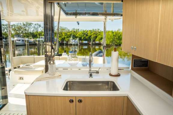 Image of Seaduction yacht #10