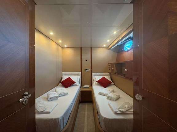 Image of Mamma’s yacht #15