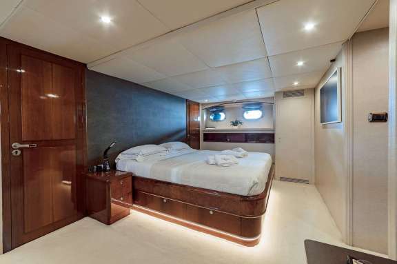 Image of THEION yacht #6