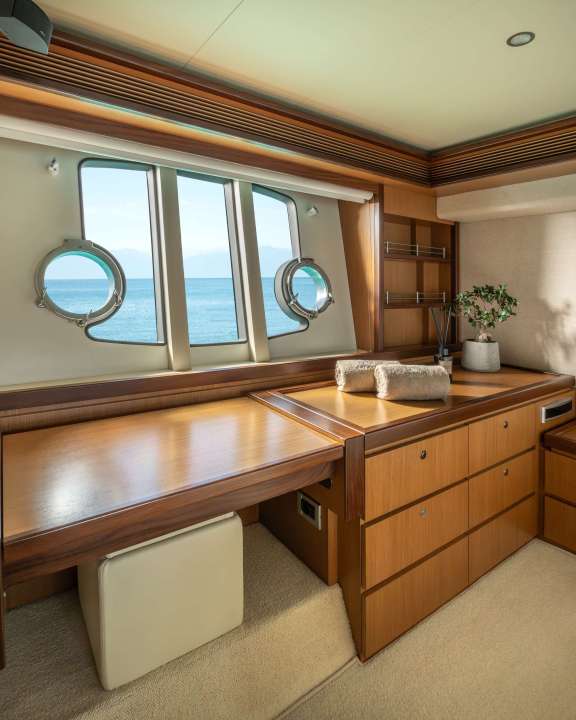 Image of ESCAPE yacht #11