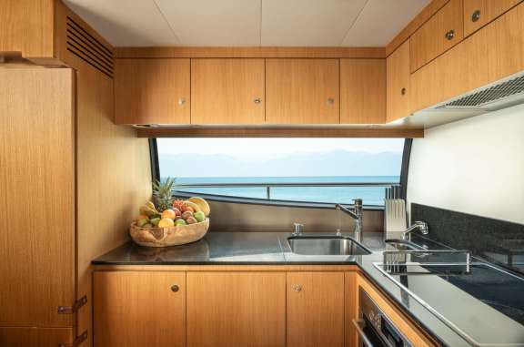 Image of ESCAPE yacht #17