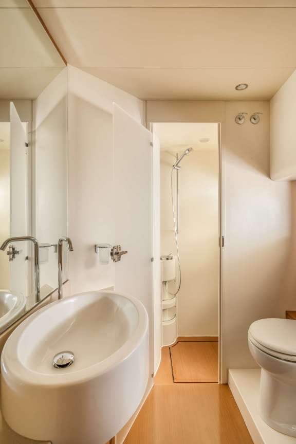 Image of ESCAPE yacht #9