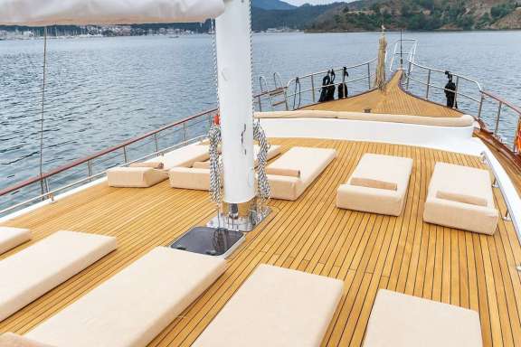 Forward Sunbathing Area