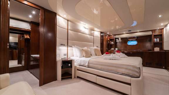 Image of LET IT BE yacht #12