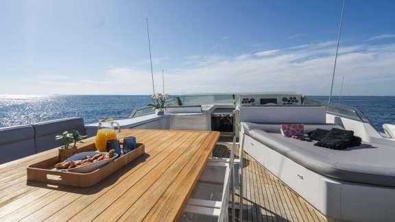 Bridge Deck - Al fresco Dining