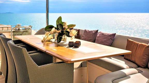 Main Deck - Al fresco Dining