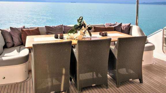 Main Deck - Al fresco Dining