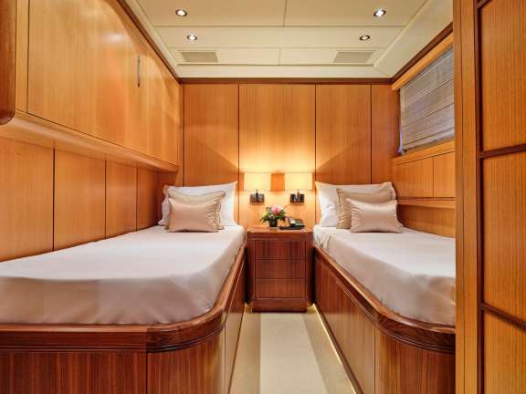 Image of WET PANTHER yacht #9