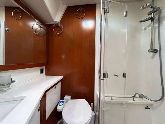 Master Cabin bathroom