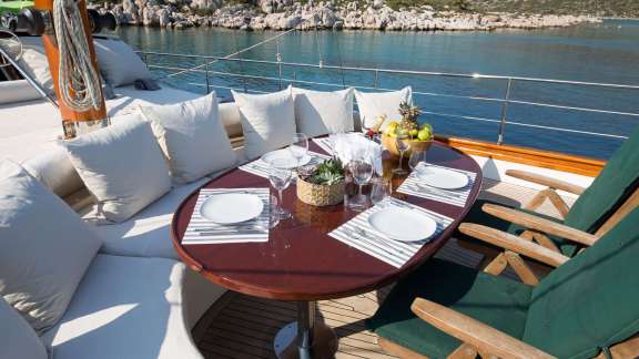 Forward Seating Area