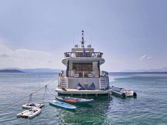 Image of ALADDIN SANE yacht #18