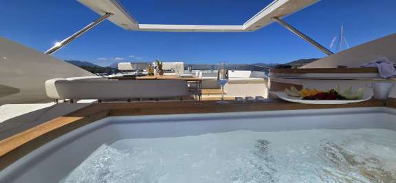 Image of RED ROSE yacht #11