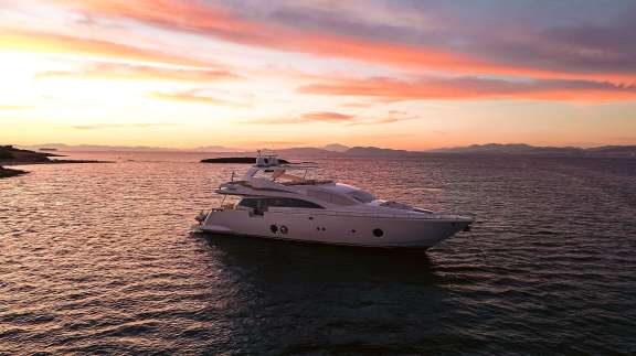 Image of RED ROSE yacht #18